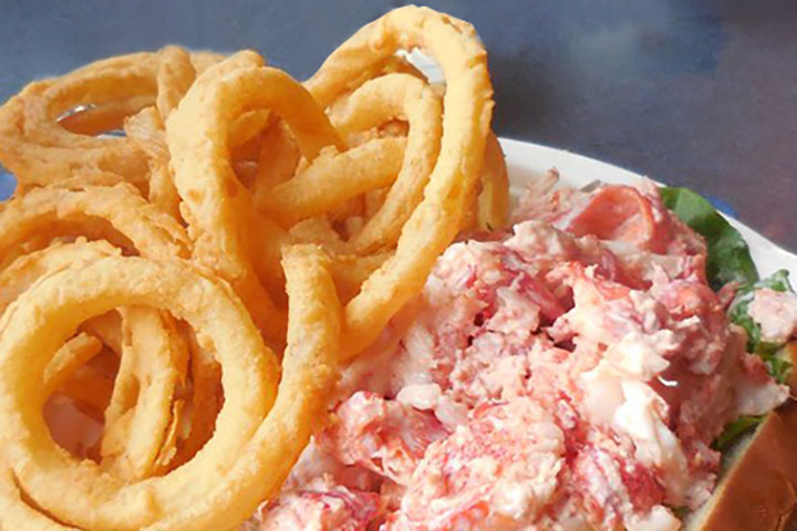 Lobster Roll w/Rings